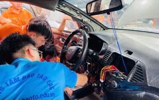Học Nghề Sửa Chữa Ô Tô: Bước Chuyển Mình Để Nắm Bắt Tương Lai Công Nghệ - Trường Trung Tâm Dạy Nghề Ô Tô - Xe Máy EAC Học Nghề Sửa Chữa Ô Tô: Bước Chuyển Mình Để Nắm Bắt Tương Lai Công Nghệ - Trường Trung Tâm Dạy Nghề Ô Tô - Xe Máy EAC