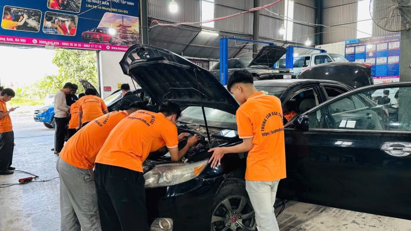 Nghề điện ô tô - lĩnh vực khát nhân lực trong thời đại xe thông minh - Trường Trung Tâm Dạy Nghề Ô Tô - Xe Máy EAC Nghề điện ô tô - lĩnh vực khát nhân lực trong thời đại xe thông minh - Trường Trung Tâm Dạy Nghề Ô Tô - Xe Máy EAC