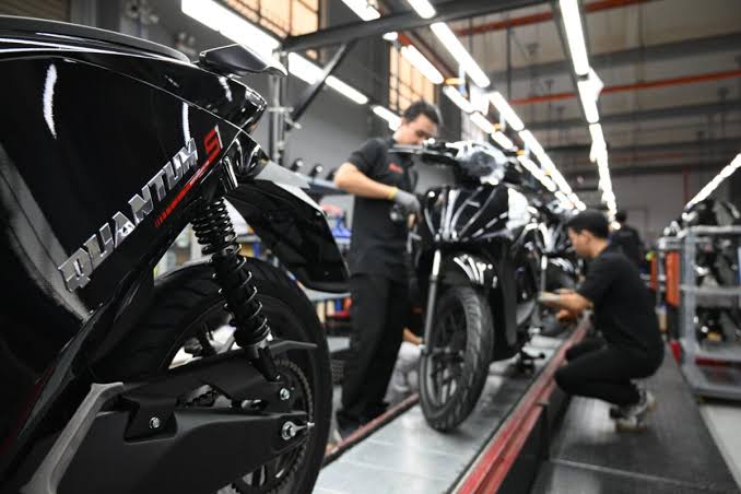 Tài liệu sửa chữa xe máy điện - Trường Trung Tâm Dạy Nghề Ô Tô - Xe Máy EAC Tài liệu sửa chữa xe máy điện - Trường Trung Tâm Dạy Nghề Ô Tô - Xe Máy EAC